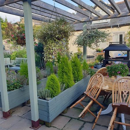 The Horse And Panniers Guest House. North Luffenham 외부 사진